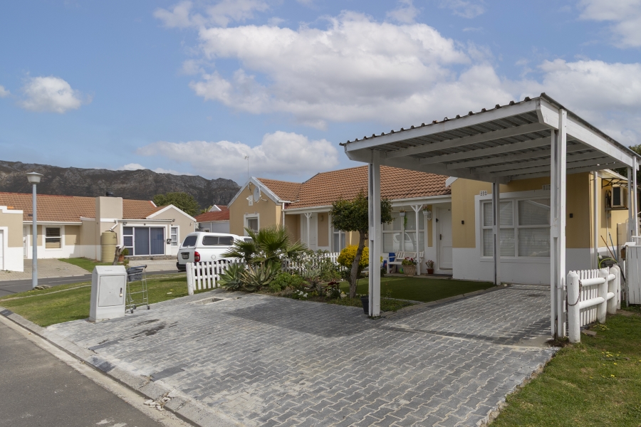 1 Bedroom Property for Sale in Dobson Western Cape